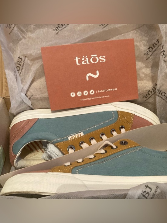 Taos Footwear Shoes - täos color-block Sneakers - Like New